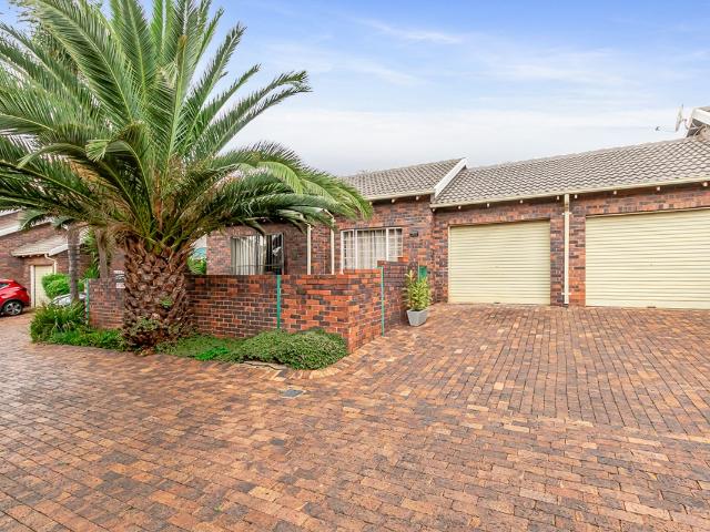 Townhouse for sale in Nooitgedacht, Gauteng