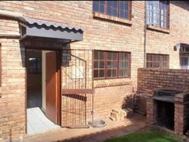 Townhouse for rent in West Rand Garden estates, Westonaria Local Municipality
