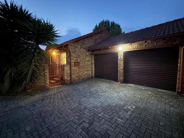 Townhouse for rent in West Rand Garden estates, Westonaria Local Municipality