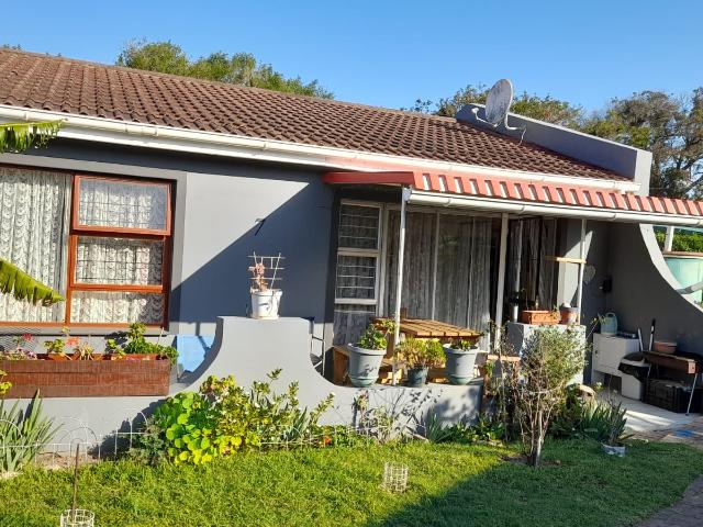 Townhouse for sale in Bushmans River Mouth, Eastern Cape