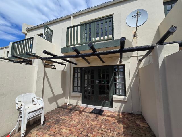 Townhouse for sale in Bushmans River Mouth, Eastern Cape