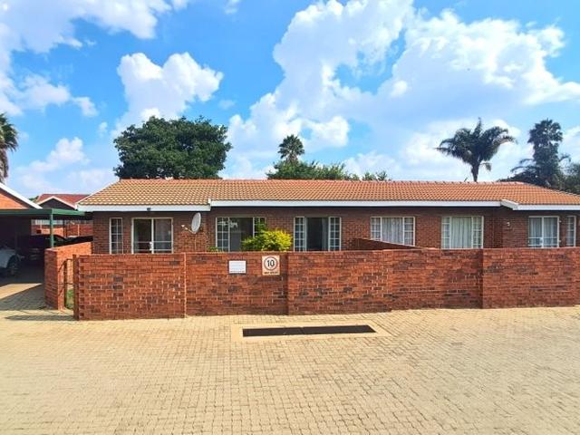 Townhouse for sale in Kagiso, Gauteng
