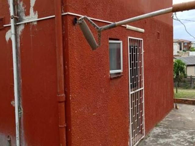 Townhouse for rent in Seaview, Kwazulu-natal