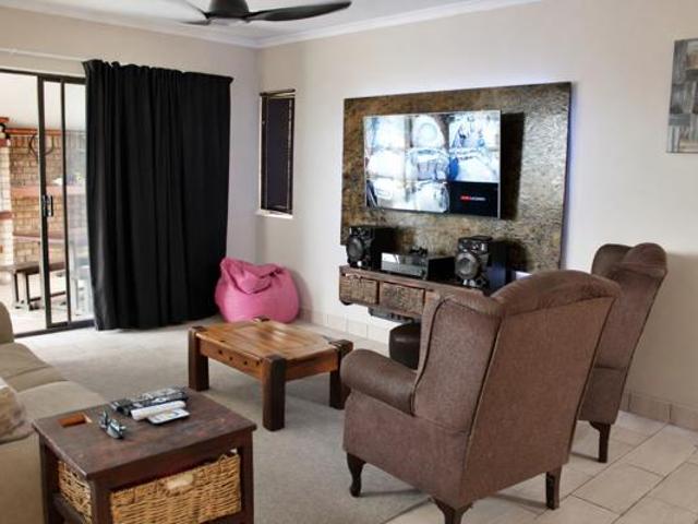 Townhouse for sale in Port Elizabeth, Eastern Cape