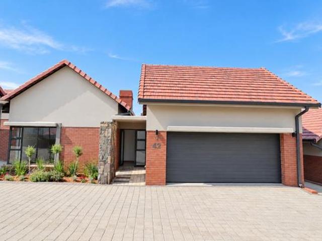 Townhouse for sale in Bloemfontein, Mangaung Metropolitan Municipality