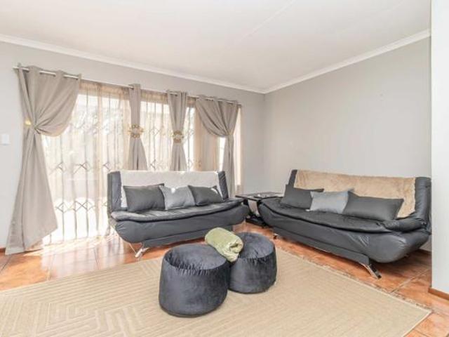 Townhouse for rent in Westonaria, Gauteng