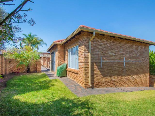 Townhouse for sale in Nooitgedacht, Gauteng