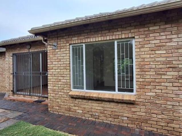Townhouse for rent in Westonaria, Gauteng