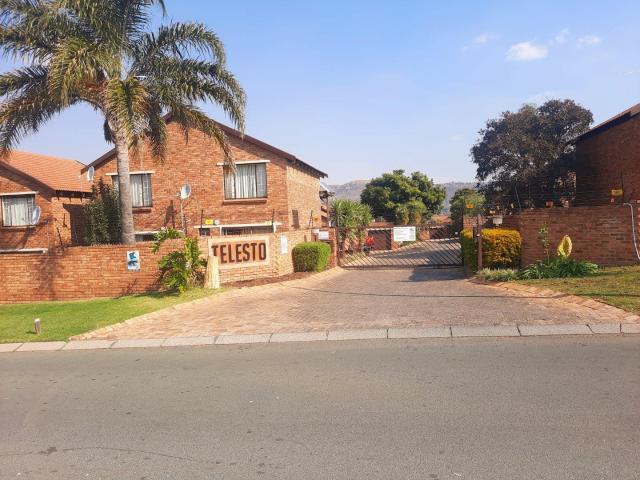 Townhouse for sale in Nooitgedacht, Gauteng