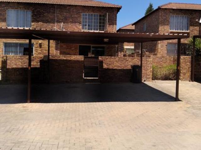 Townhouse for sale in West Rand Garden estates, Westonaria Local Municipality