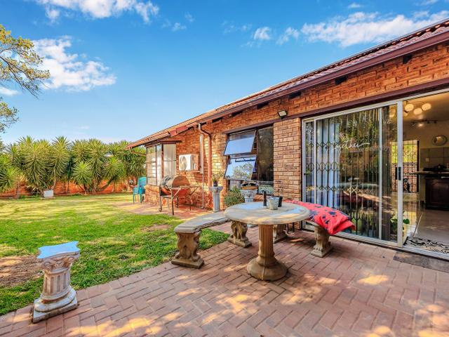 Townhouse for sale in Nooitgedacht, Gauteng