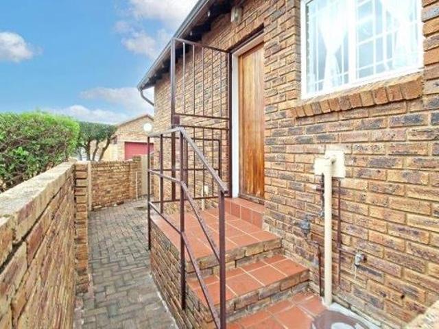 Townhouse for rent in Westonaria, Gauteng