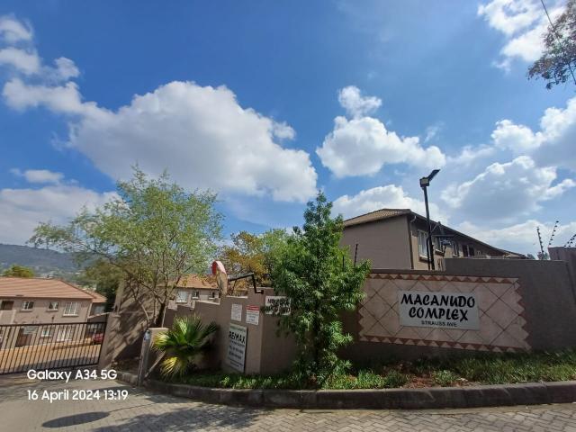 Townhouse for sale in Nooitgedacht, Gauteng
