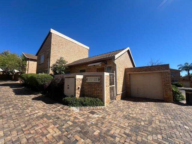 Townhouse for sale in Nooitgedacht, Gauteng