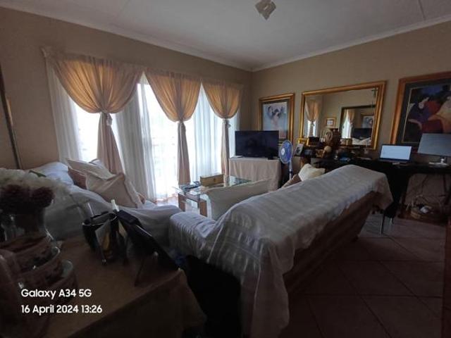 Townhouse for sale in Westonaria, Gauteng