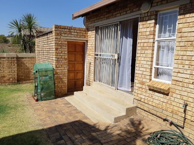 Townhouse for sale in Nooitgedacht, Gauteng