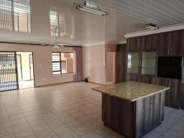 Townhouse for rent in Dr Kenneth Kaunda, North West