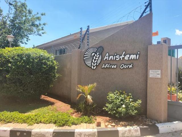 Townhouse for sale in Dr Kenneth Kaunda, North West