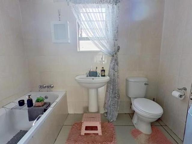 Townhouse for sale in Dr Kenneth Kaunda, North West
