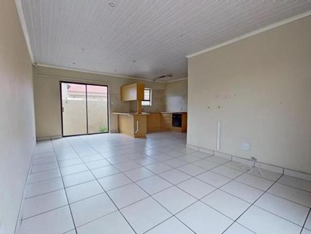 Townhouse for sale in Dr Kenneth Kaunda, North West