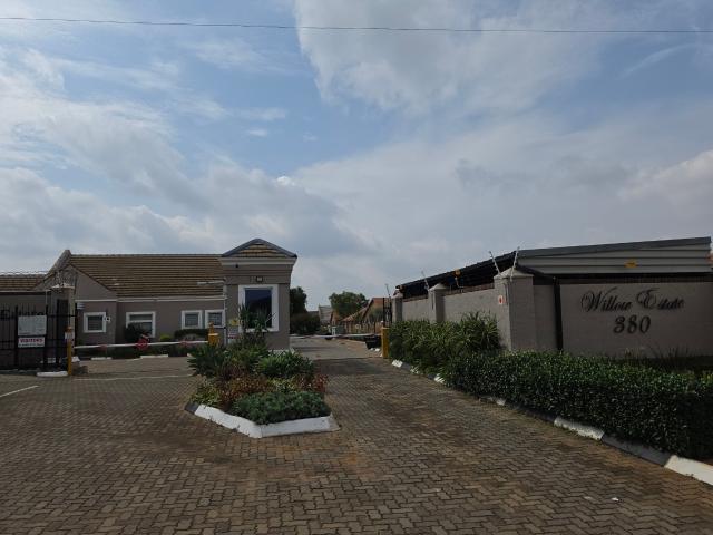 Townhouse for sale in Waterkloof, Gauteng