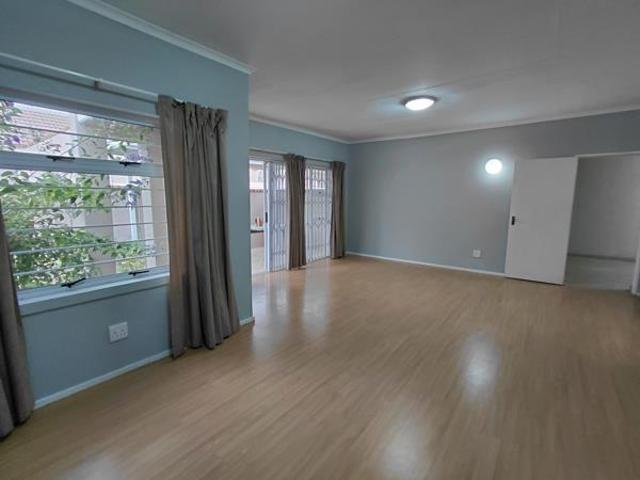 Townhouse for rent in Waterkloof, Gauteng