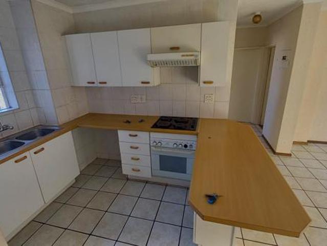 Townhouse for rent in Vosloorus, Gauteng