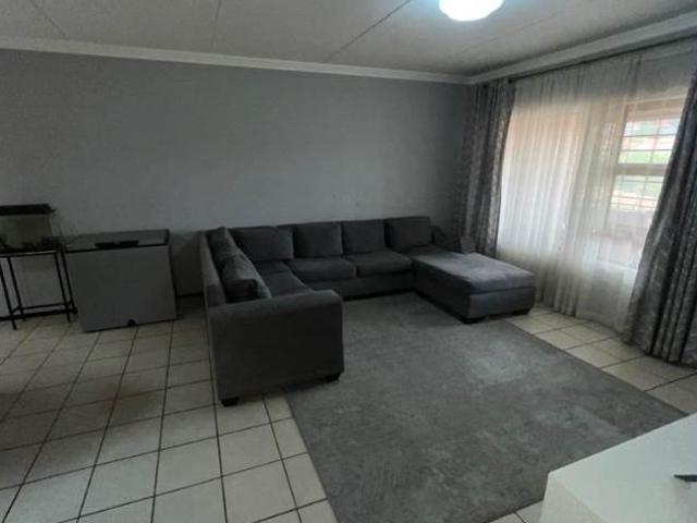 Townhouse for sale in Vosloorus, Gauteng