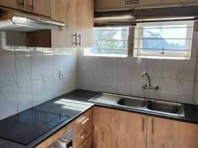 Townhouse for rent in Vosloorus, Gauteng