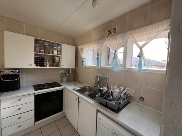 Townhouse for rent in Vosloorus, Gauteng