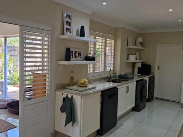 Townhouse for rent in Seaview, Kwazulu-natal