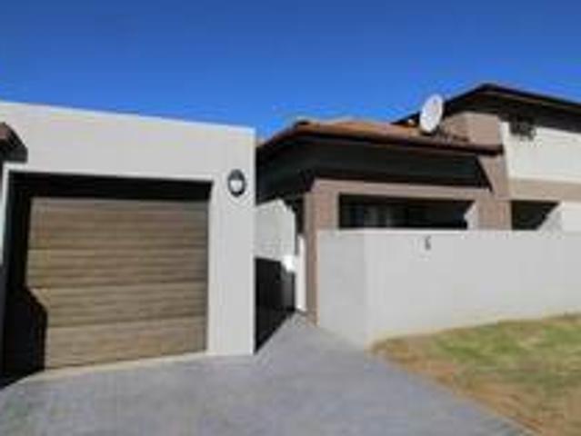 Townhouse for rent in East London, Eastern Cape