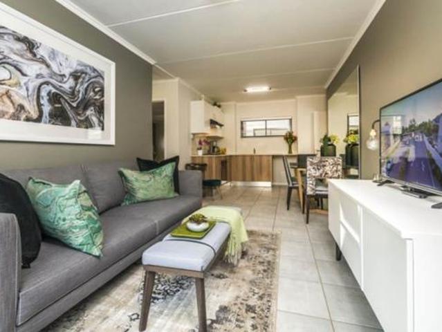 Townhouse for rent in Jansenpark, City of Ekurhuleni Metropolitan Municipality