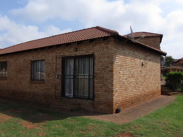 Townhouse for sale in Nooitgedacht, Gauteng
