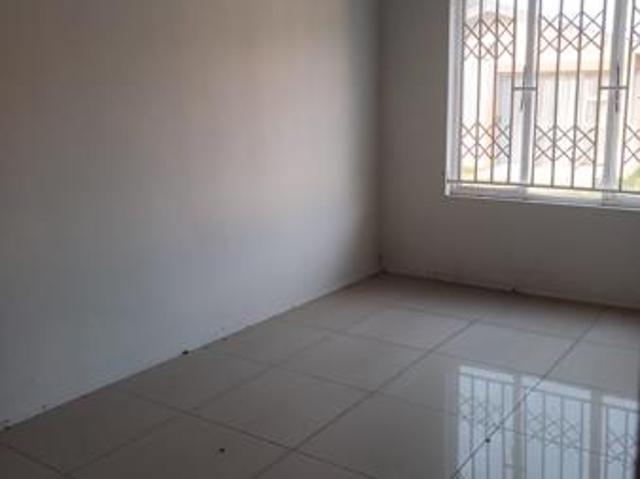 Townhouse for rent in Seaview, Kwazulu-natal