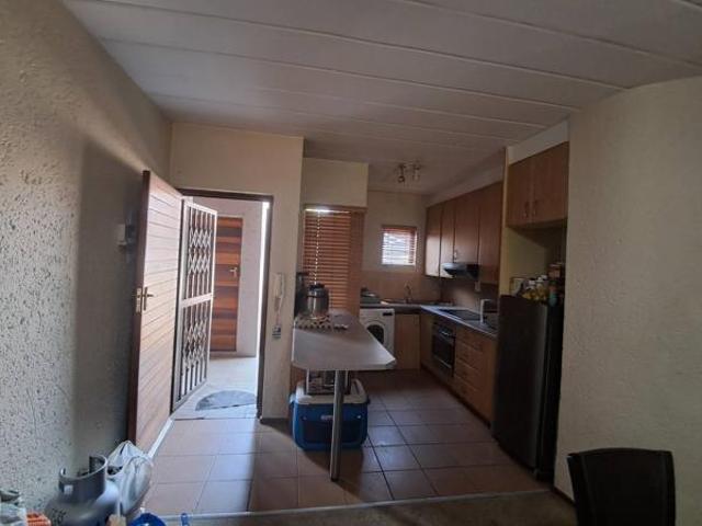 Townhouse for rent in Vosloorus, Gauteng