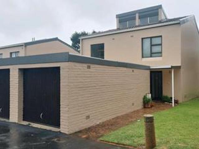 Townhouse for sale in Bellville, Western Cape