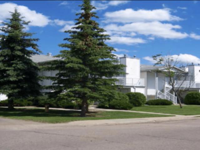 Townhouse for rent in Rolly View, Alberta