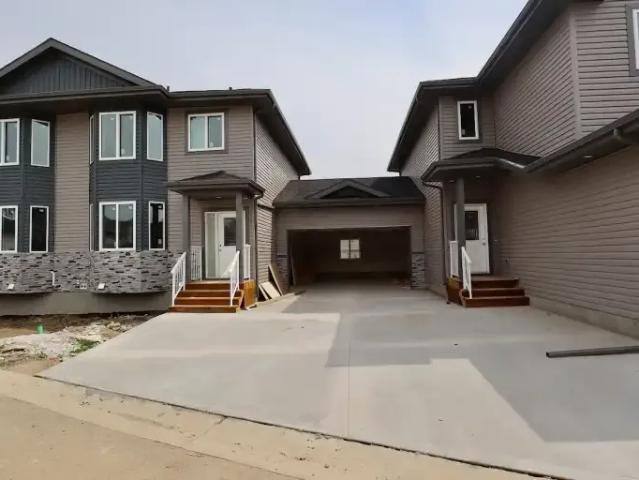 Townhouse for rent in Rolly View, Alberta
