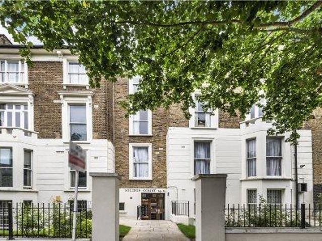 Townhouse for sale in Knightsbridge, Greater London