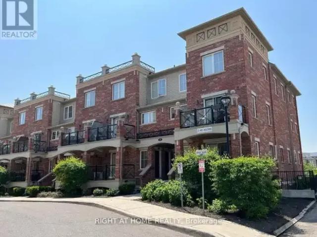 Townhouse for rent in Oakville, Ontario