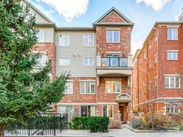 Townhouse for rent in Oakville, Ontario