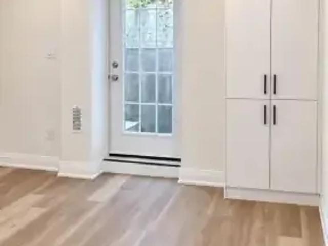 Townhouse for rent in Oakville, Ontario