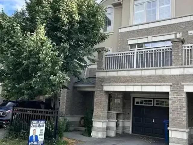 Townhouse for rent in Oakville