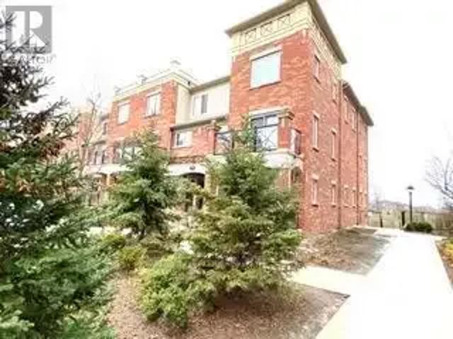Townhouse for rent in Oakville, Ontario