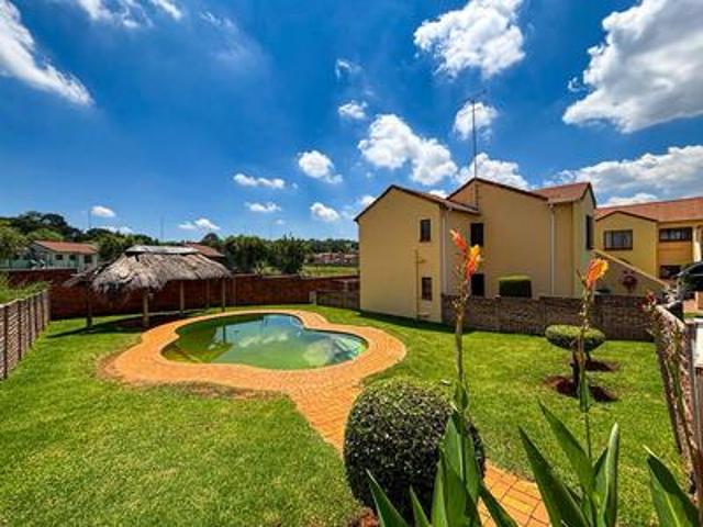 Townhouse for sale in Vosloorus, Gauteng