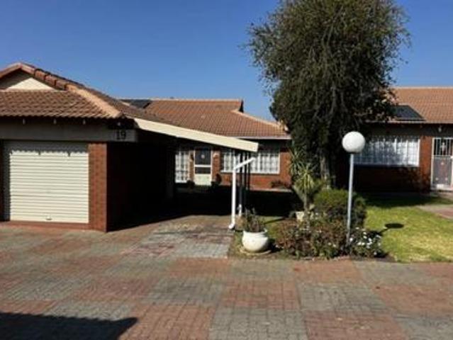 Townhouse for sale in Ekurhuleni, Gauteng
