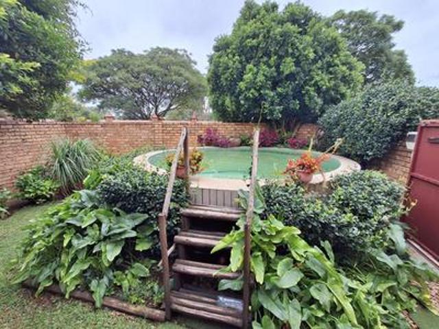 Townhouse for sale in Waterkloof, Gauteng