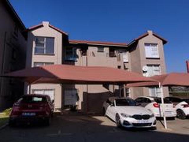 Townhouse for sale in Vosloorus, Gauteng