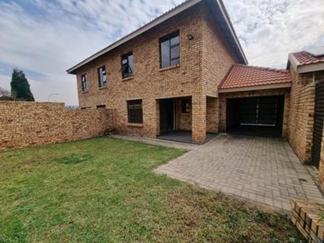 Townhouse for sale in Ekurhuleni, Gauteng